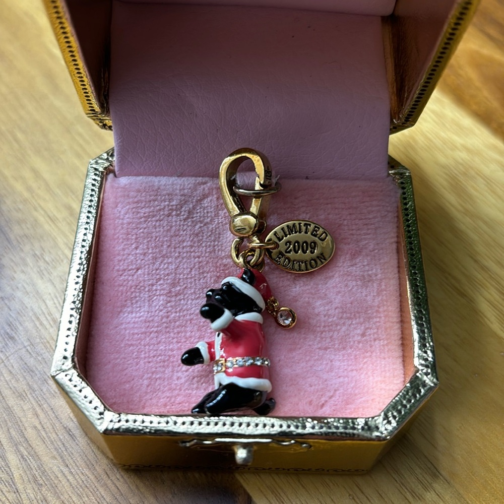Juicy couture Limited edition 2009 Scotty Dog Christmas charm